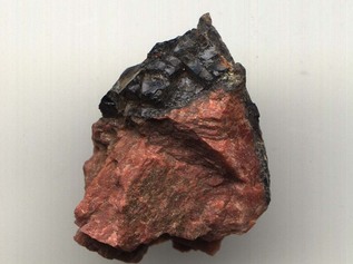 Gadolinite stone
