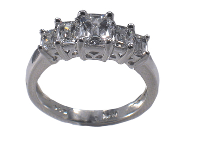 Beautiful diamond ring 