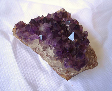 Amethyst gemstone history and meaning