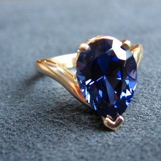 Sapphire gemstone meaning and magical power 
